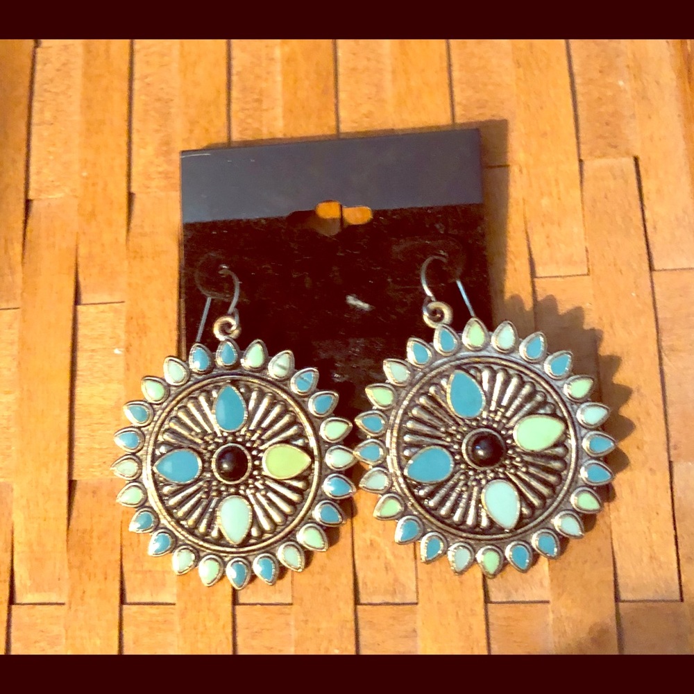 👀 BOGO 👀. Turquoise-Silvertone  Earrings